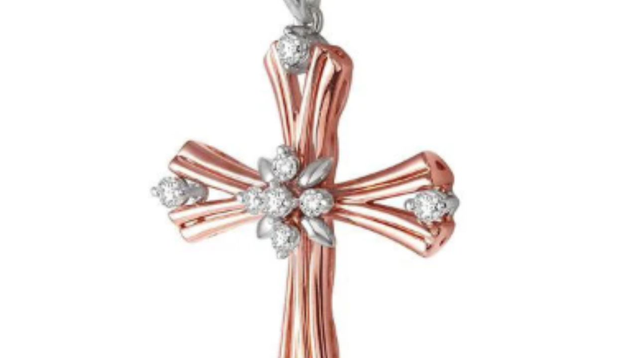 A cross diamond fashion pendant available at Dunkin’s Diamonds.