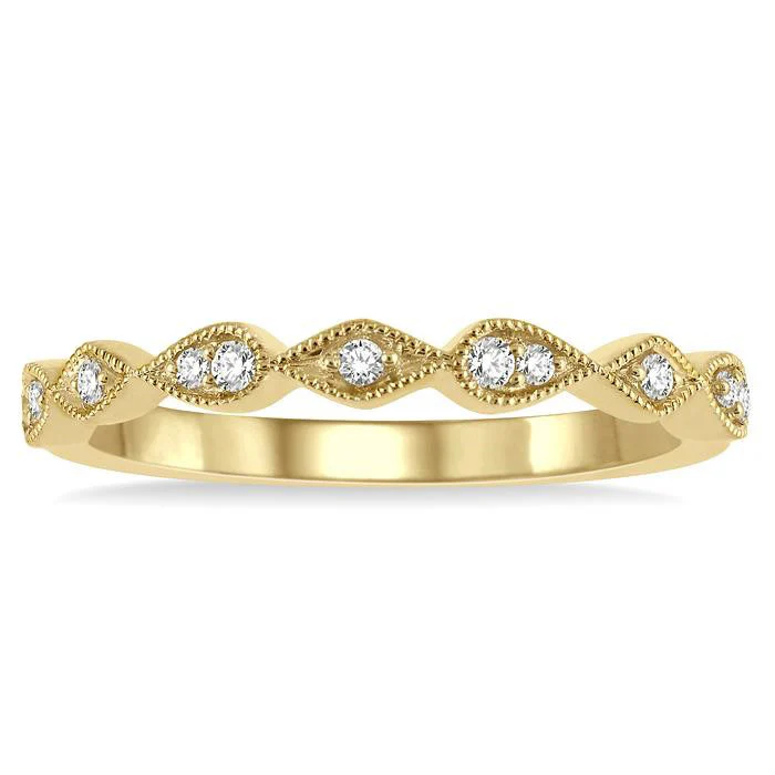 A diamond wedding band available at Dunkin’s Diamonds.