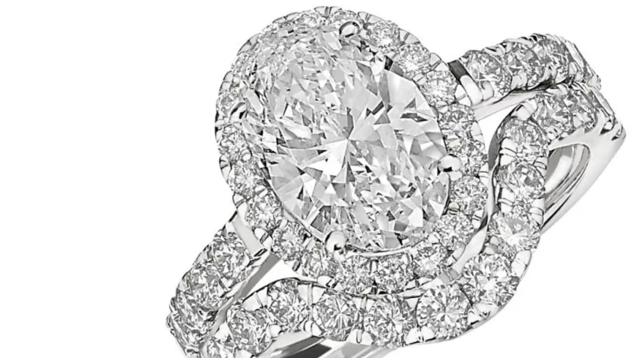 A lab-grown oval halo engagement ring available at Dunkin’s Diamonds.
