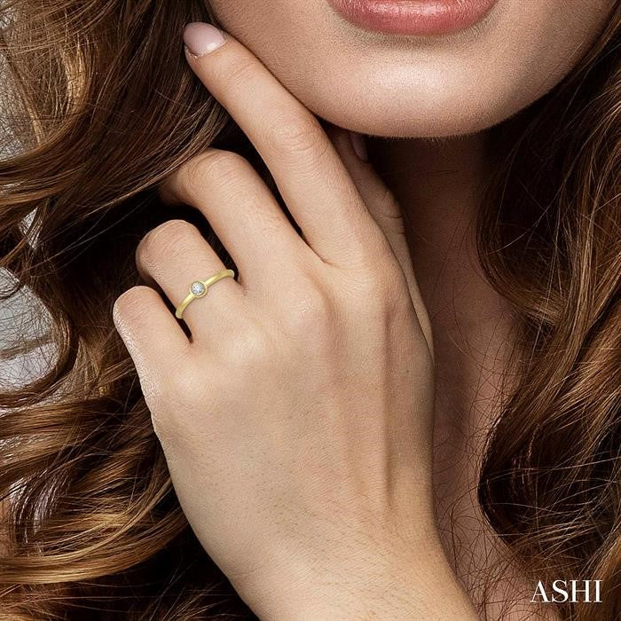 1/50 Ctw Round Cut Diamond Promise Ring in 10K Yellow Gold