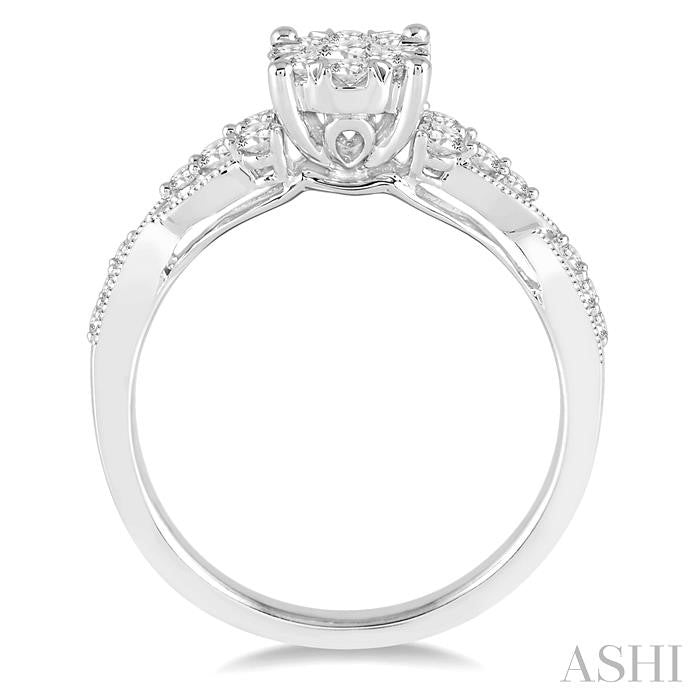 1/2 Ctw Round Cut Diamond Shine Bright Engagement Ring in 14K White Gold