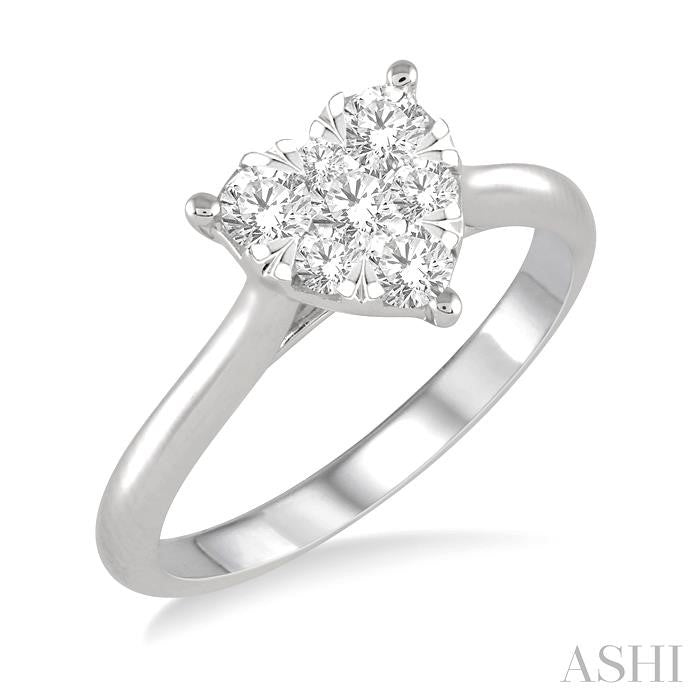 1/2 Ctw Round Cut Diamond Heart Shape Shine Bright Ring in 14K White Gold