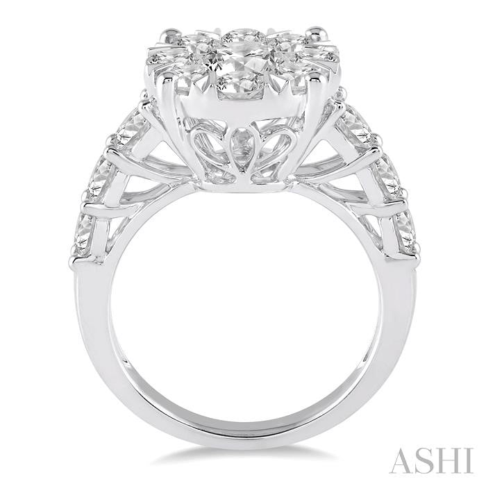 2 Ctw Round Diamond Shine Bright Ring in 14K White Gold