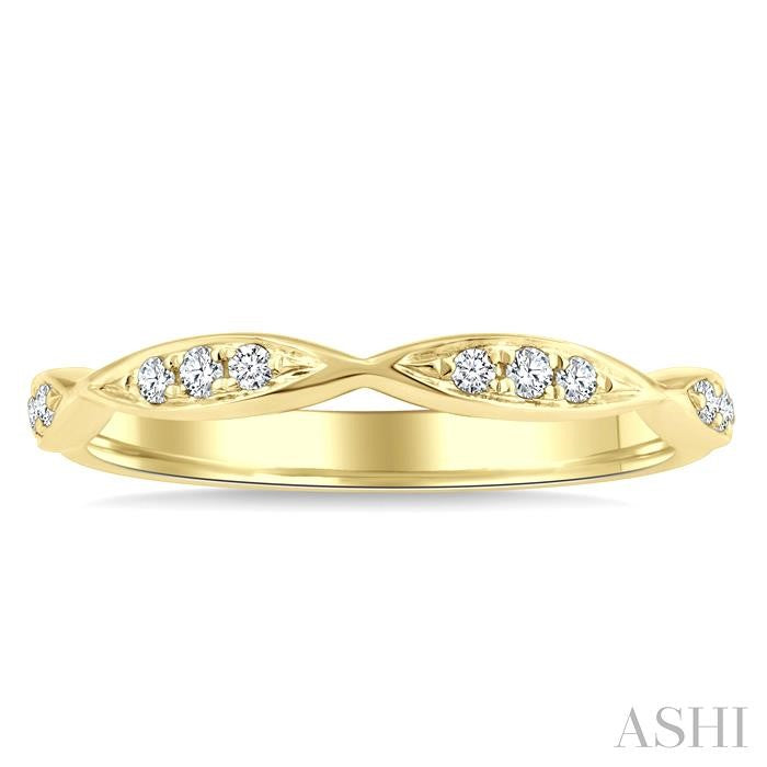 1/10 Ctw Round Cut Diamond Wedding Band in 14K Yellow Gold