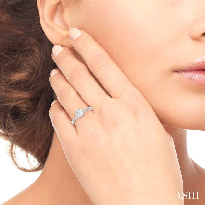 3/8 Ctw Round Shape Diamond Shine Bright Ring in 14K White Gold