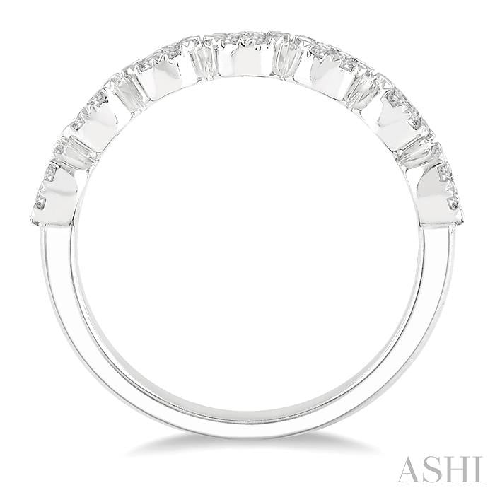 1/2 Ctw Jointed Circular Mount Shine Bright round Cut Diamond Band in 14K White Gold