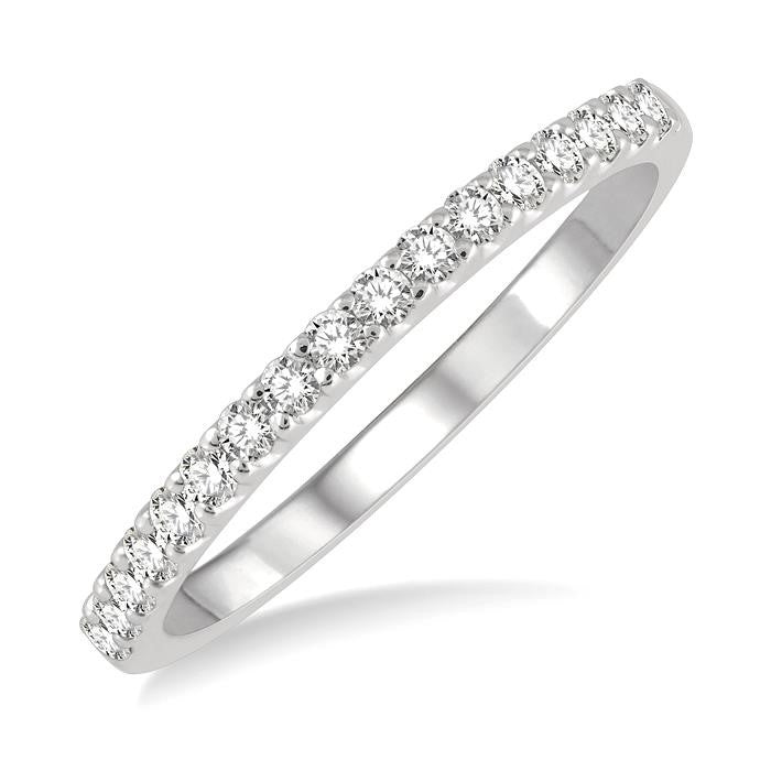 1/4 Ctw Round Cut Diamond Wedding Band in 14K White Gold