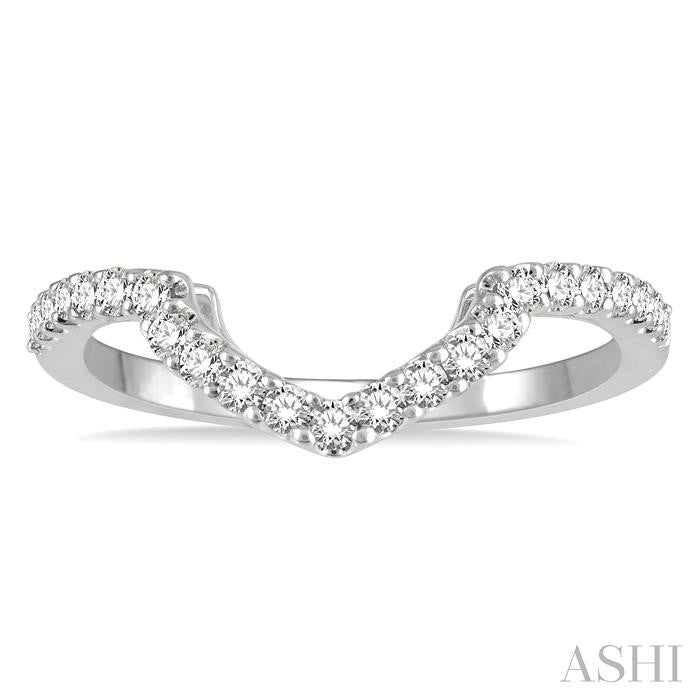 1/4 Ctw Chevron Round Cut Diamond Wedding Band in 14K White Gold