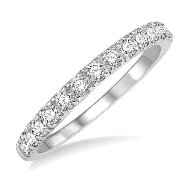 1/2 Ctw Round Cut Diamond Wedding Band in 14K White Gold