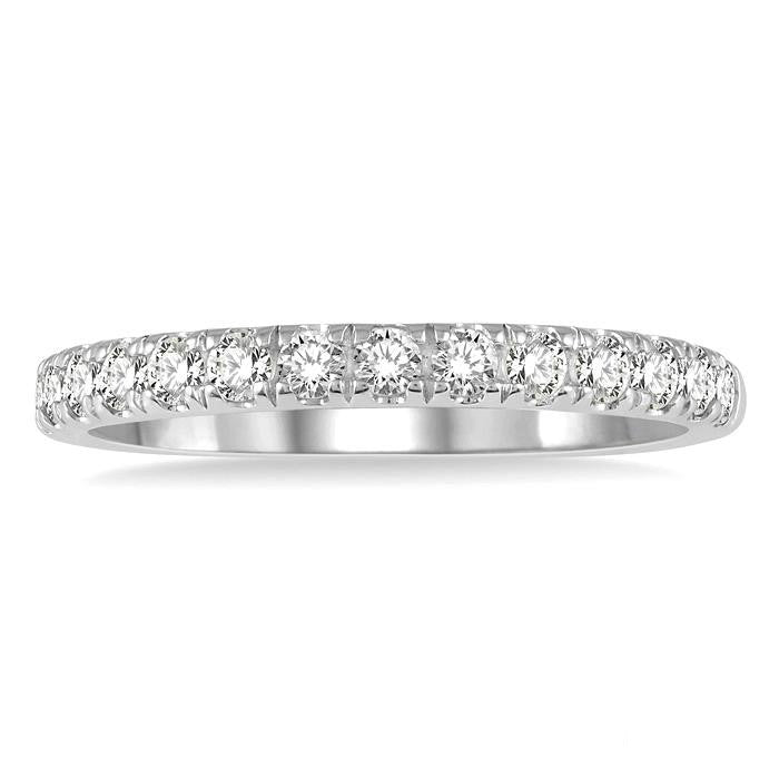 1/2 Ctw Round Cut Diamond Wedding Band in 14K White Gold