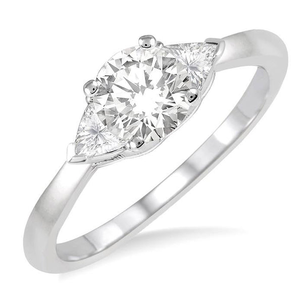 Round Shape Diamond Engagement Ring