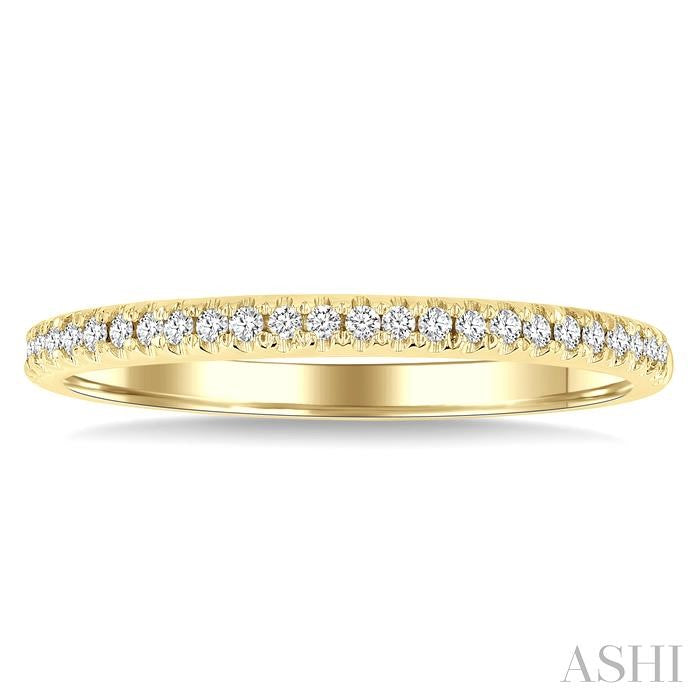 1/8 Ctw Round Cut Diamond Wedding Band in 14K Yellow Gold