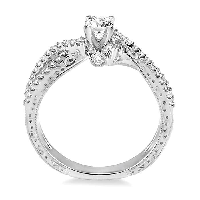 Round Shape Diamond Engagement Ring