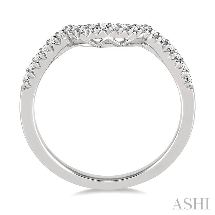 1/8 Ctw Curved Center Round Cut Diamond Wedding Band in 14K White Gold