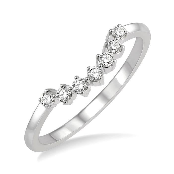1/6 Ctw Vintage Circular Mount Curved Center Round Cut Diamond Wedding Band in 14K White Gold