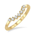 1/6 Ctw Vintage Circular Mount Curved Center Round Cut Diamond Wedding Band in 14K Yellow Gold