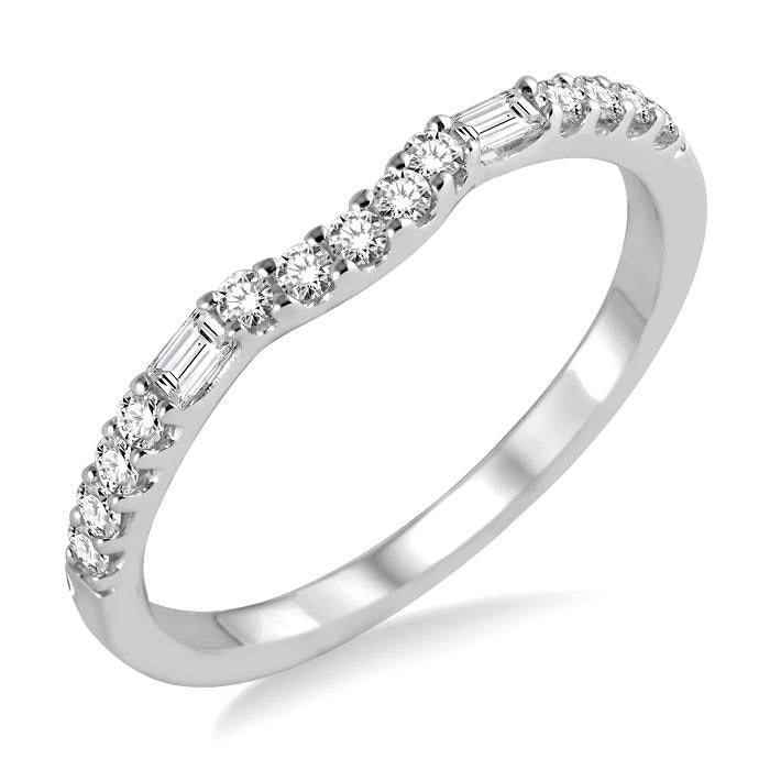 1/4 Ctw Curved Center Baguette and Round Cut Diamond Wedding Band in 14K White Gold