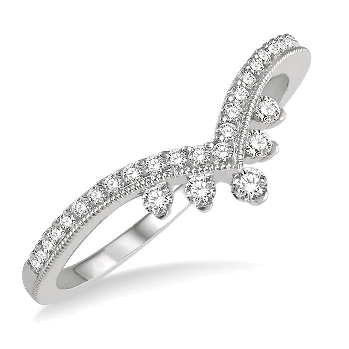 1/4 Ctw Chevron Shank Round Cut Diamond Band in 14K White Gold