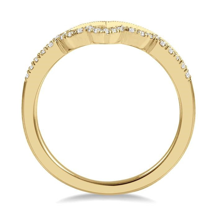 1/8 Ctw Milgrain Chevron Center Scallop Base Round Cut Diamond Wedding Band in 14K Yellow Gold