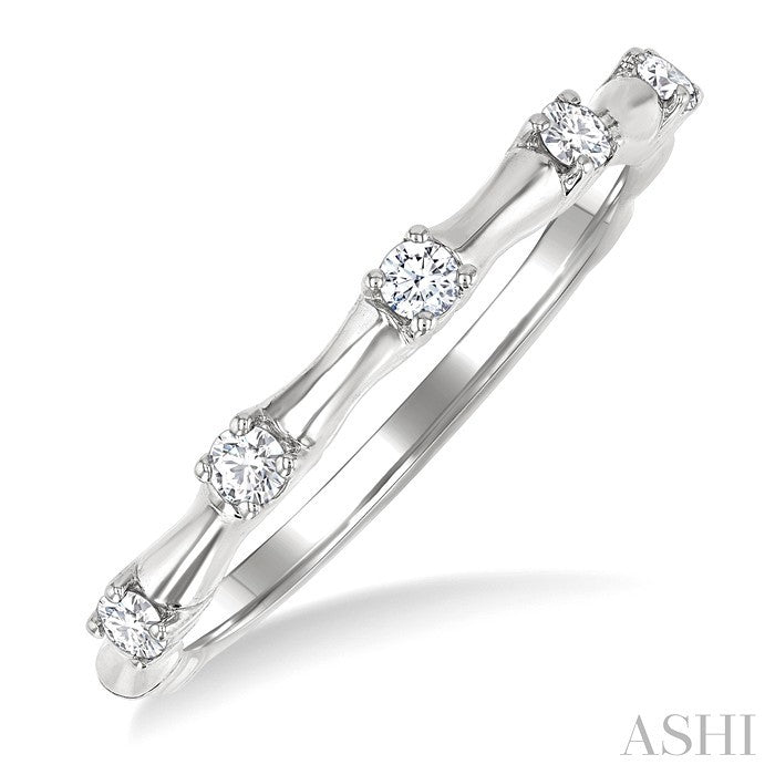 1/5 Ctw Bamboo Shoot Inspired Round Cut Diamond Fashion Ring in 14K White Gold