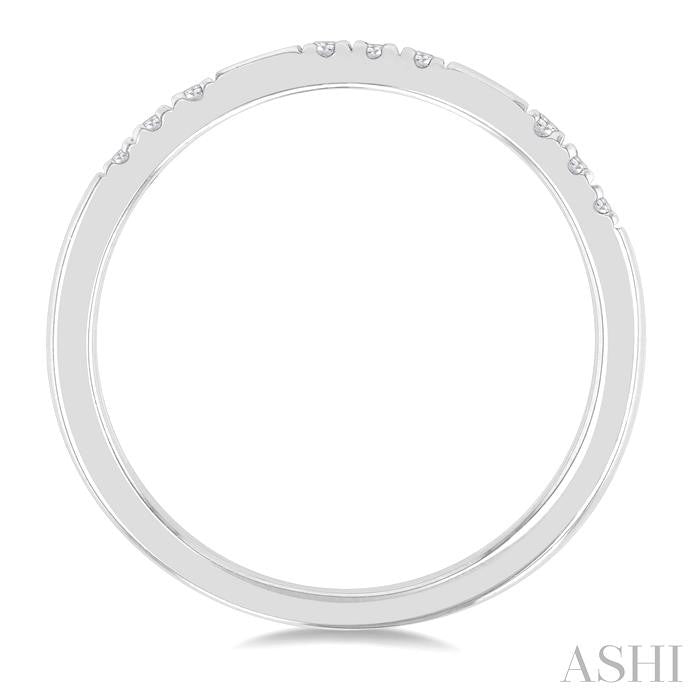 1/8 Ctw Sectioned Round Cut Diamond Fashion Band in 14K White Gold