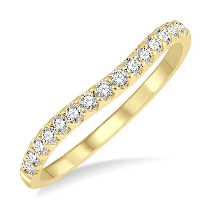 1/4 Ctw Arched Center Round Cut Diamond Wedding Band in 14K Yellow Gold