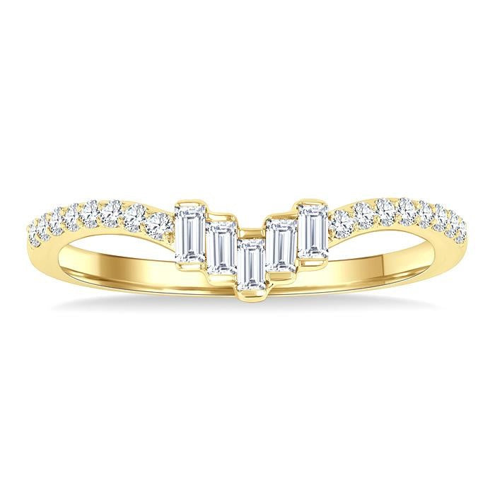 1/4 Ctw Baguette Cut Chevron Centerpiece Round Cut Diamond Wedding Band in 14K Yellow Gold