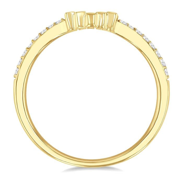 1/4 Ctw Baguette Cut Chevron Centerpiece Round Cut Diamond Wedding Band in 14K Yellow Gold