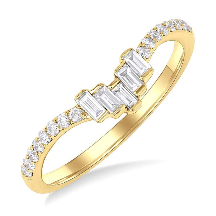 Regal Diamond Ring in Yellow Gold
