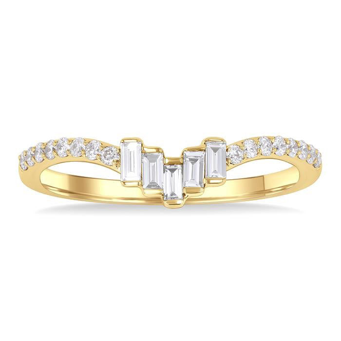 Regal Diamond Ring in Yellow Gold