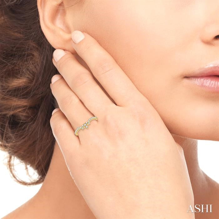 1/3 Ctw Triple Marquise Centerpiece Round Cut Diamond Curved Wedding Band in 14K Yellow Gold