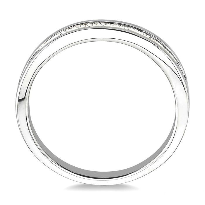 1/4 Ctw Channel Set Baguette Cut Diamond Wedding Band in 14K White Gold