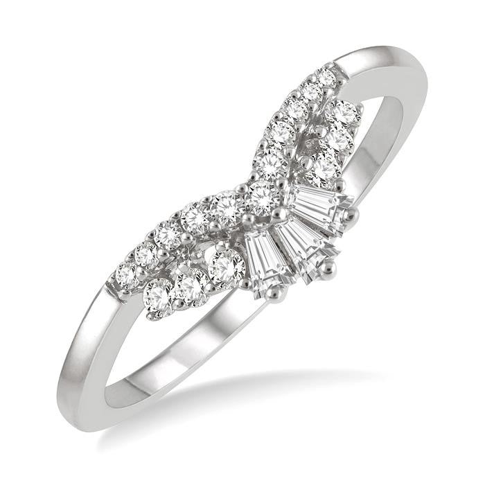 1/4 Ctw Chevron Center Baguette and Round Cut Diamond Wedding Band in 14K White Gold