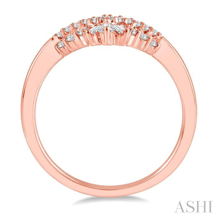 1/4 Ctw Chevron Center Baguette and Round Cut Diamond Wedding Band in 14K Rose Gold