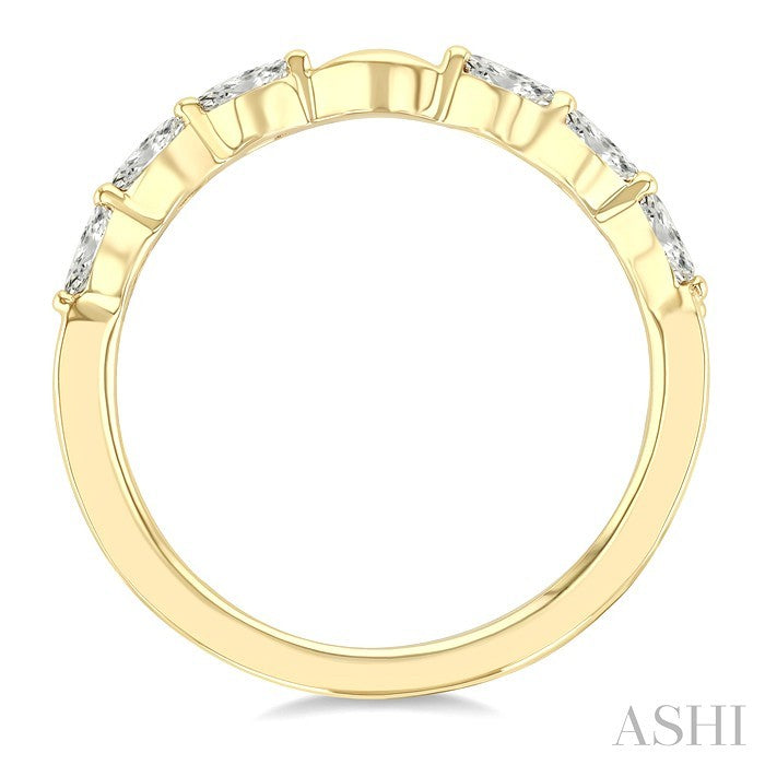 1/4 Ctw Marquise Cut Diamond Fashion Curved Band in 14K Yellow Gold