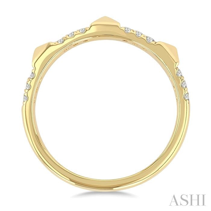 1/4 Ctw Pyramid Accent Round Cut Diamond Fashion Ring in 10K Yellow Gold