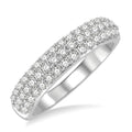 1/2 Ctw 11 Stone Round Cut Diamond Wedding Band in 14K Yellow Gold