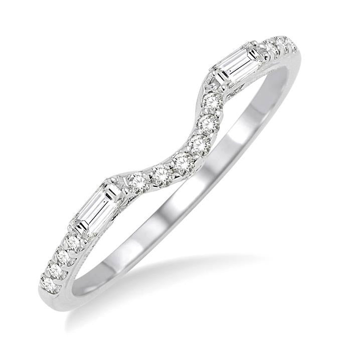 1/4 Ctw Round and Baguette Diamond Wedding Band in 14K White Gold