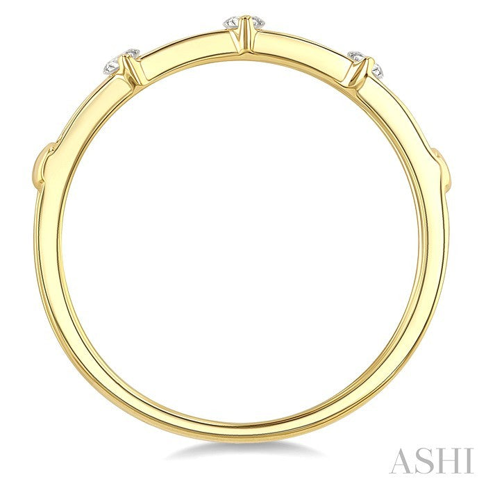 1/10 Ctw Open Window Frames Round Cut Diamond Stackable Fashion Band in 14K Yellow Gold