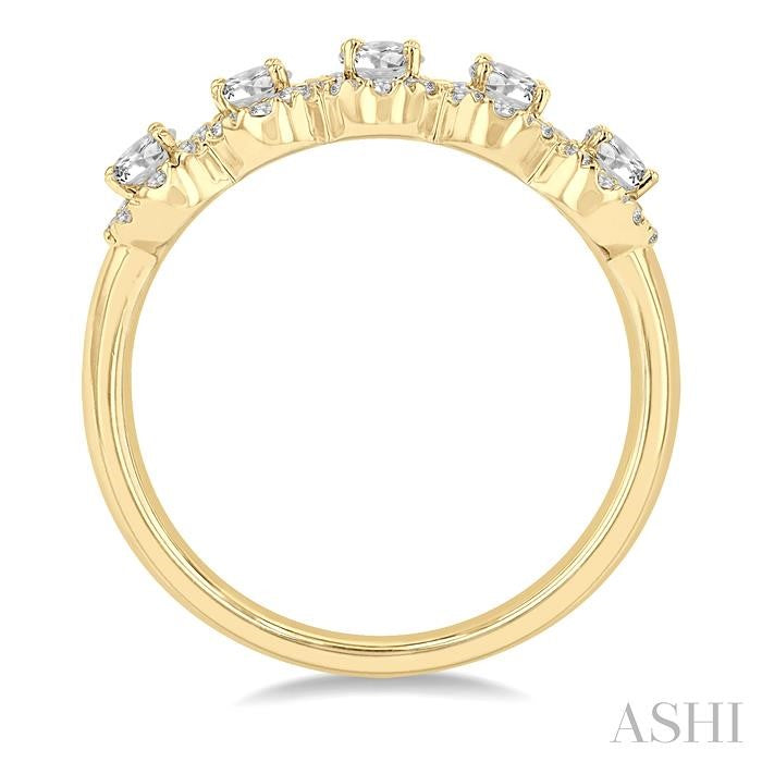 1 Ctw Oval Shape 5 Stone Oval & Round Cut Diamond Halo Wedding Band in 14K Yellow Gold