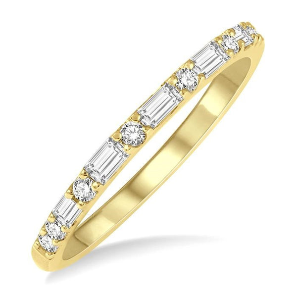 1/3 Ctw Alternating Baguette and Round Cut Diamond Wedding Band in 14K Yellow Gold