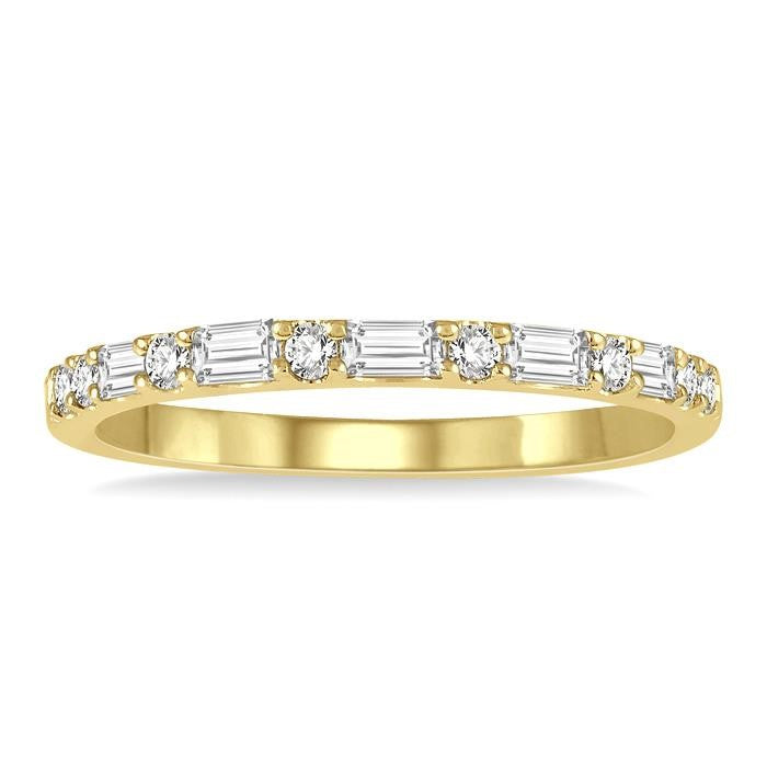 1/3 Ctw Alternating Baguette and Round Cut Diamond Wedding Band in 14K Yellow Gold