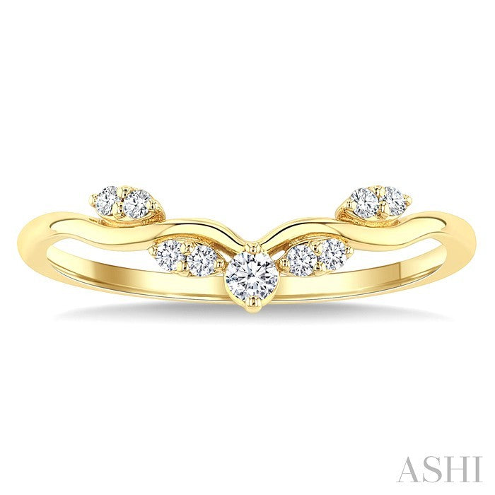 1/8 Ctw Curvy Chevron Leaf Motif Round Cut Diamond Fashion Band in 14K Yellow Gold