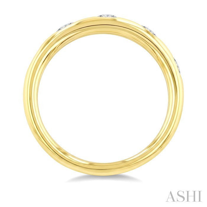 1/2 Ctw 5-Stone Bezel Set Octagon Cut Diamond Band in 14K Yellow Gold