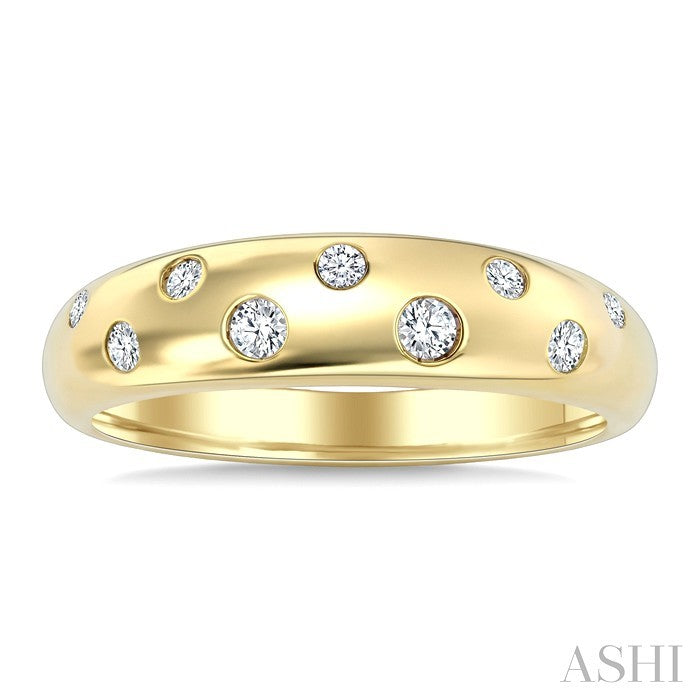 1/6 Ctw Round Cut Diamond Flush Set Mosaic Dome Bold Band in 10K Yellow Gold