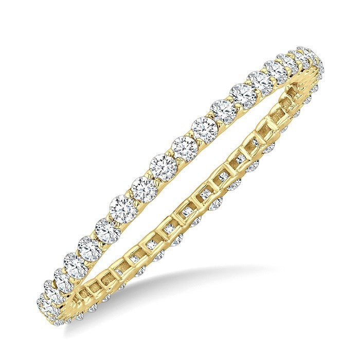 1/2 Ctw Round Cut Diamond Eternity Wedding Band in 14K Yellow Gold