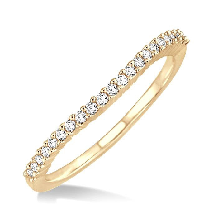 1/4 Ctw Round Cut Diamond 'V' Shape Band in 14K Yellow Gold