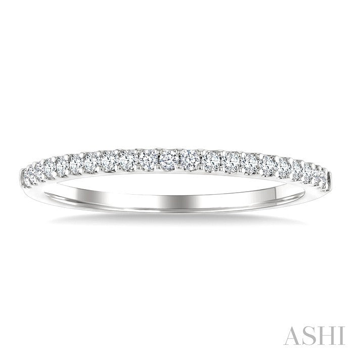 1/5 Ctw Round Cut Diamond Wedding Band in 14K White Gold