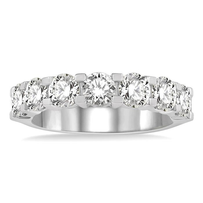 1 1/2 Ctw 7 Stone Round Cut Diamond Wedding Band in 14K White Gold