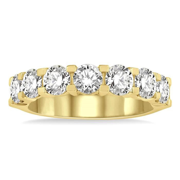 1 1/2 Ctw 7 Stone Round Cut Diamond Wedding Band in 14K Yellow Gold